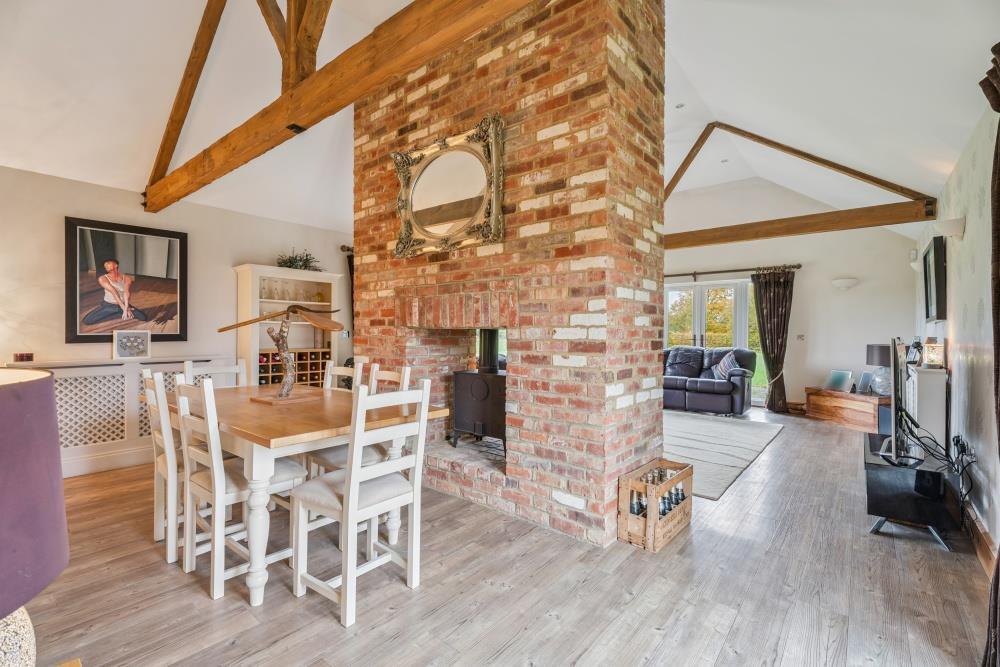 DSC06796-11c0a8cacea15a5b826264bd92b94bbf - 800px.