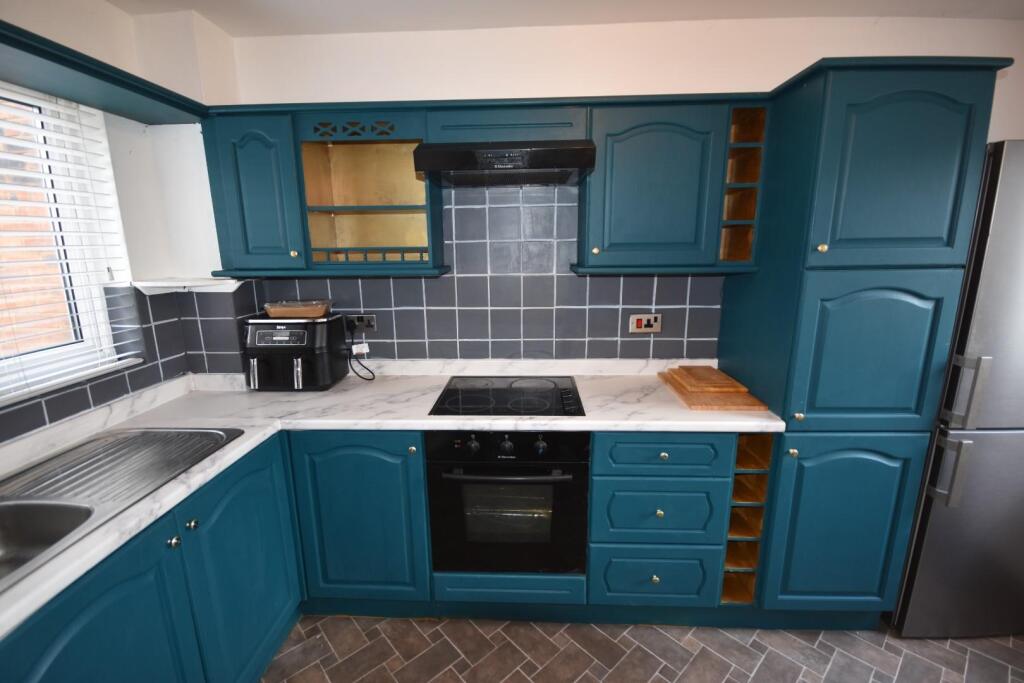 BREAKFAST/KITCHEN
