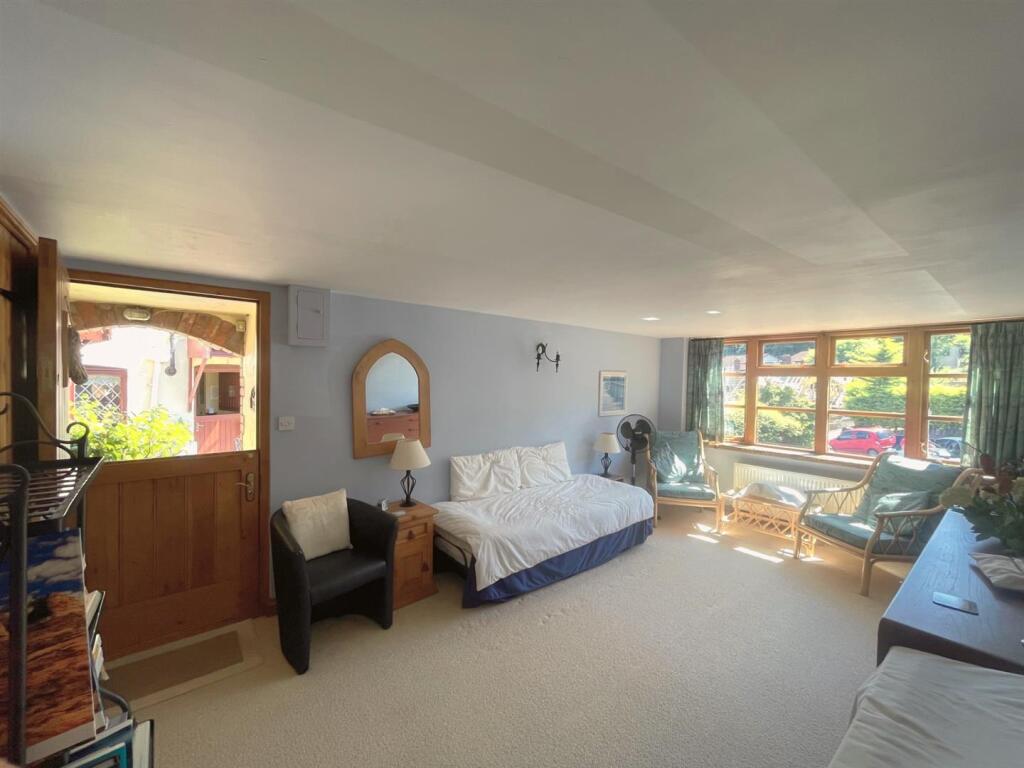Open Plan Lounge/Bedroom