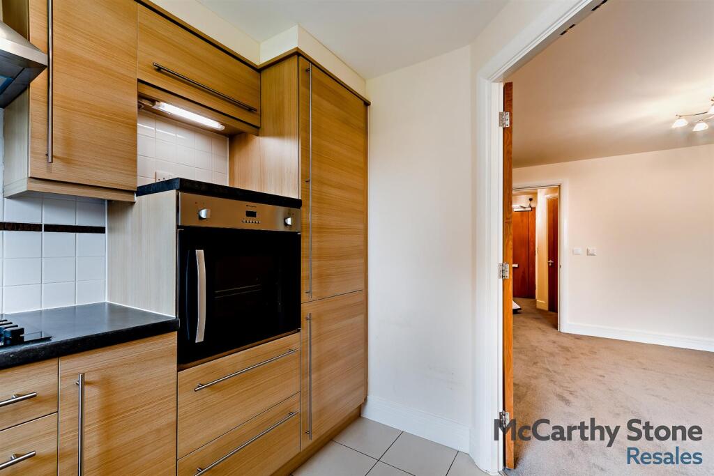 8637608-interior08-800.jpg