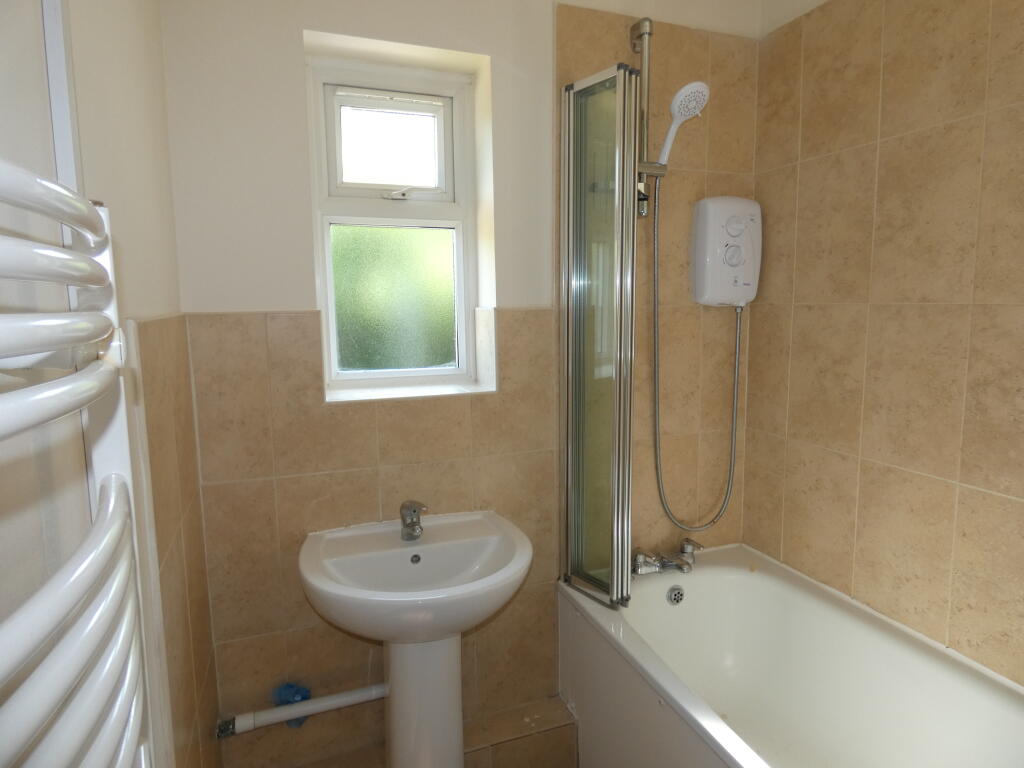 Pic 8 Bathroom.JPG