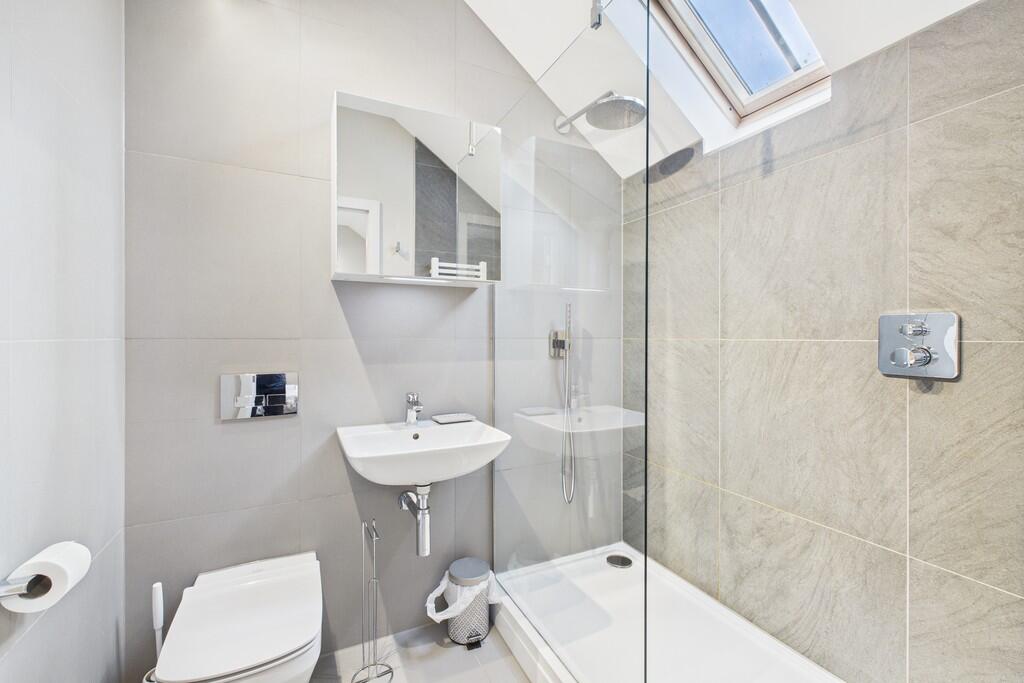 En-suite Shower R...
