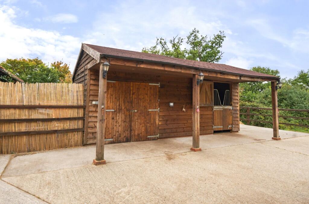 1336883-12-68a5c1...