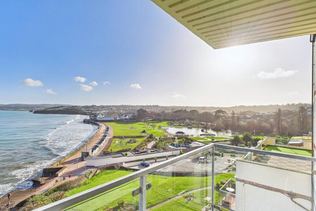 Balcony views of Young's Park