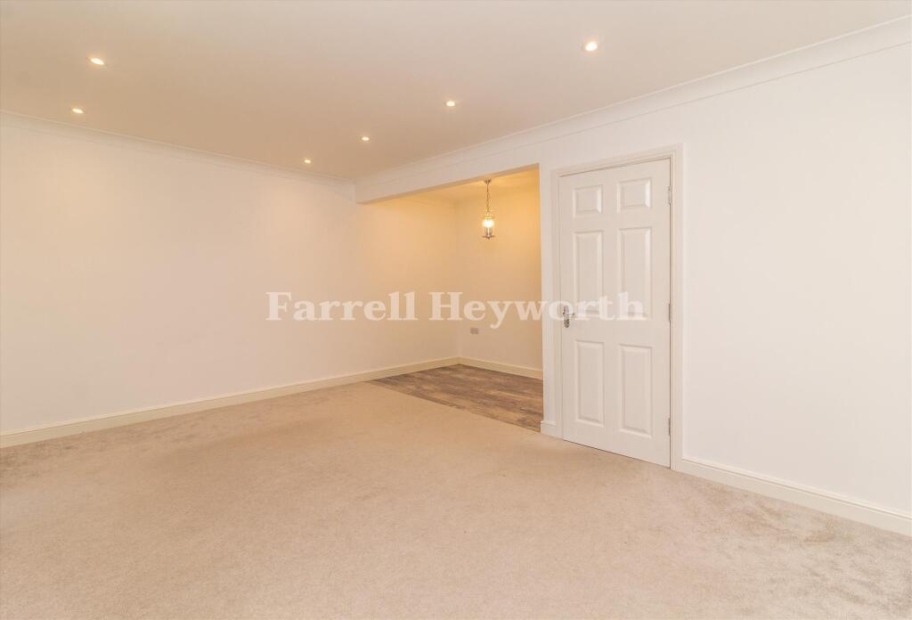 Lounge Diner image 4