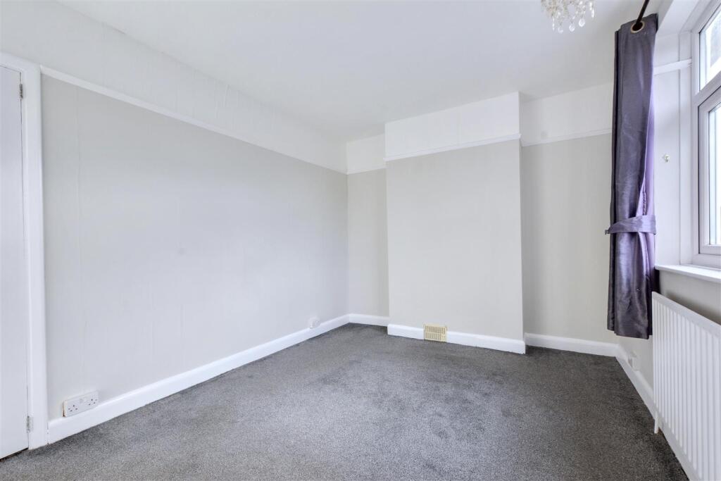 Bedroom One (1).jpeg