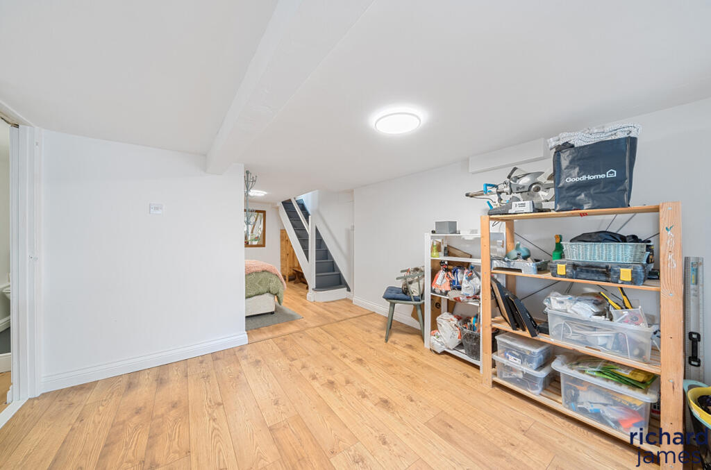 856cd476e8d2407a9b5a30c7914dd5d7