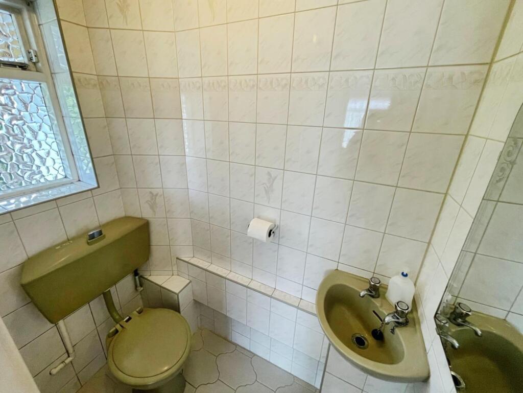 b8c009e3--4F10-81BC-5D9724377A82-71589-000009F2A3E