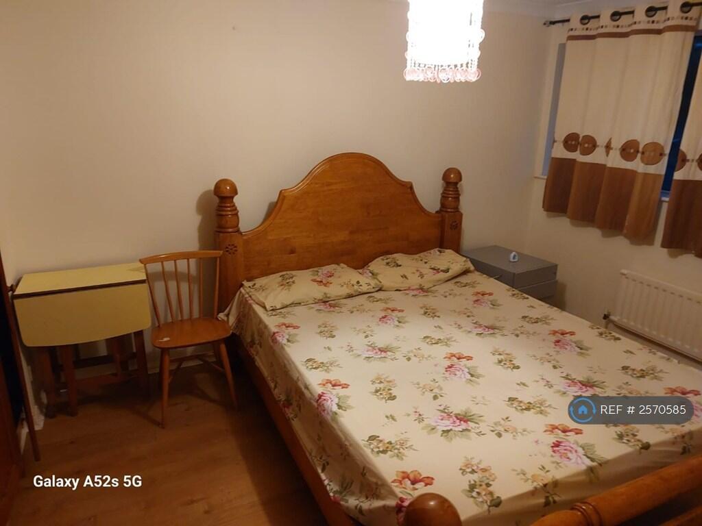 Main Bedroom 