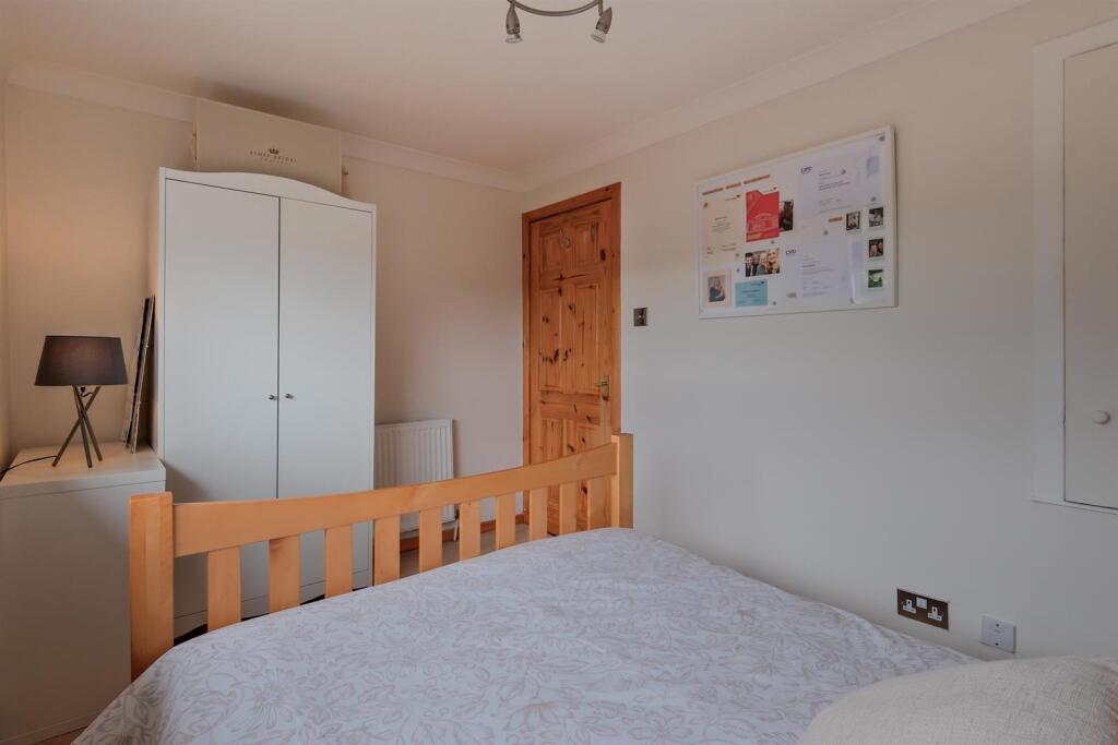 021-32 Currieside Place, Shotts, ML7 4AL.jpg