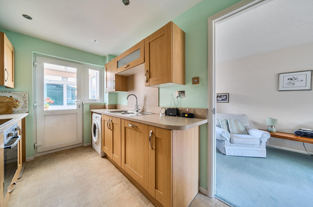 1372851-14-6900d4...