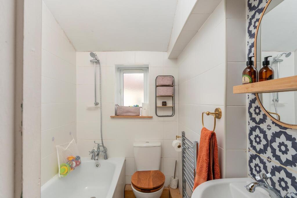 0C6RGK - Bathroom C.jpg