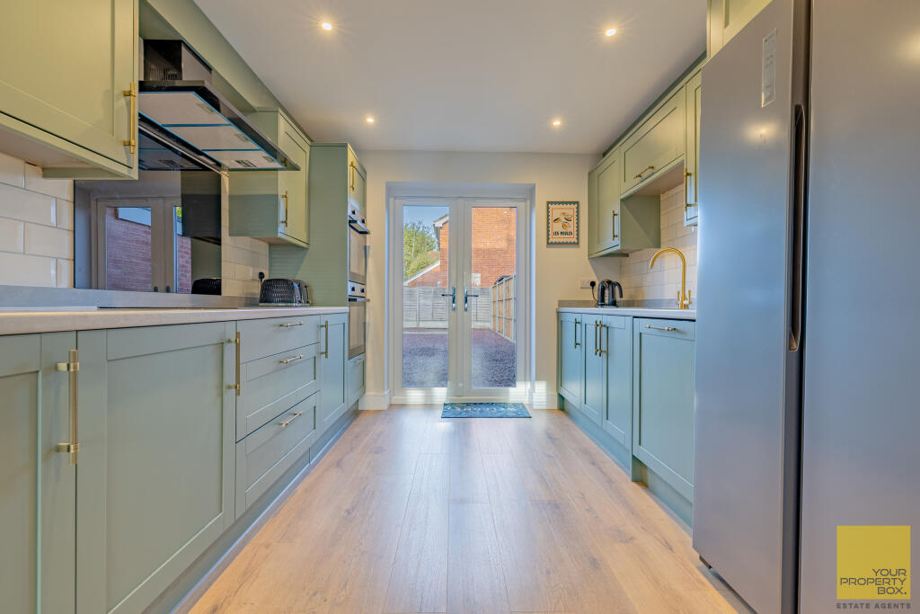 13GreenfordGardens-21