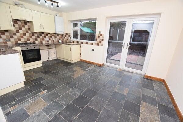 open plan kitchen/diner
