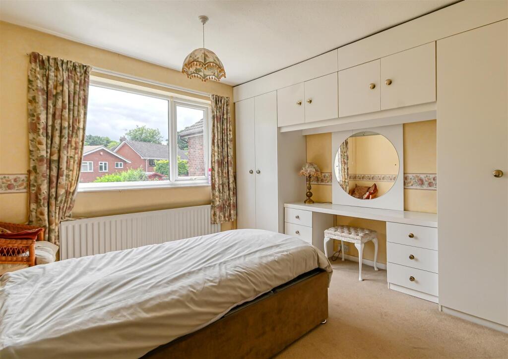 12 Rosemount Gardens-03.jpg