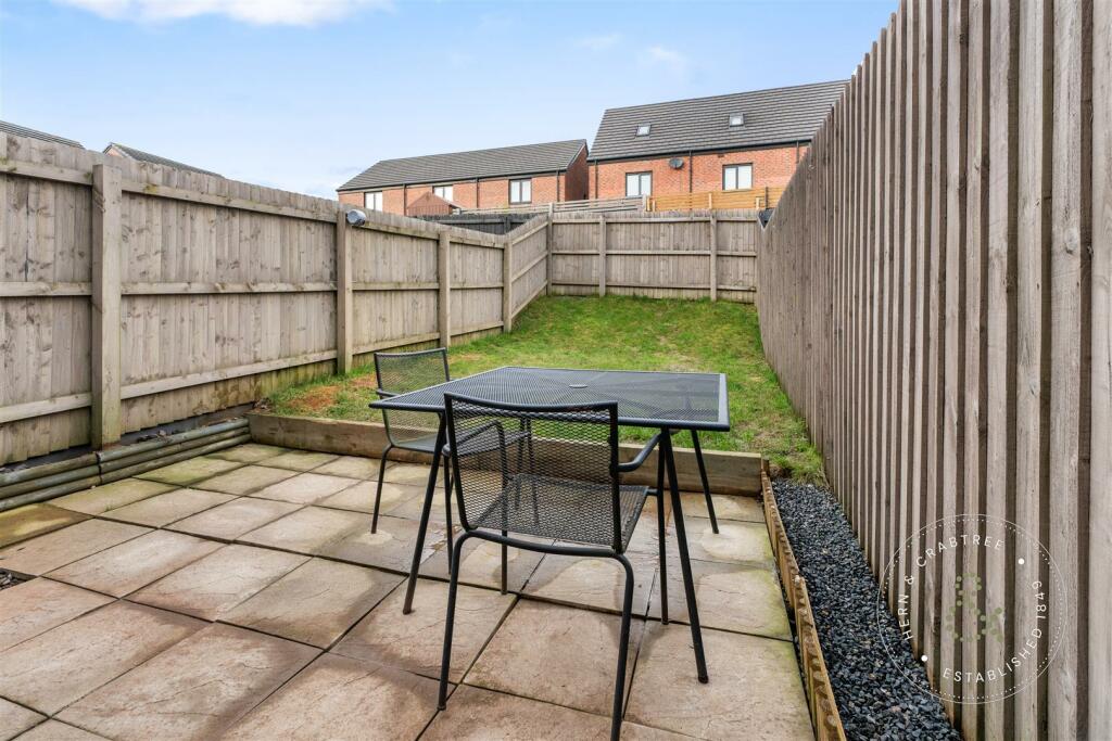 Rees Drive, HernCrabtree (5).jpg