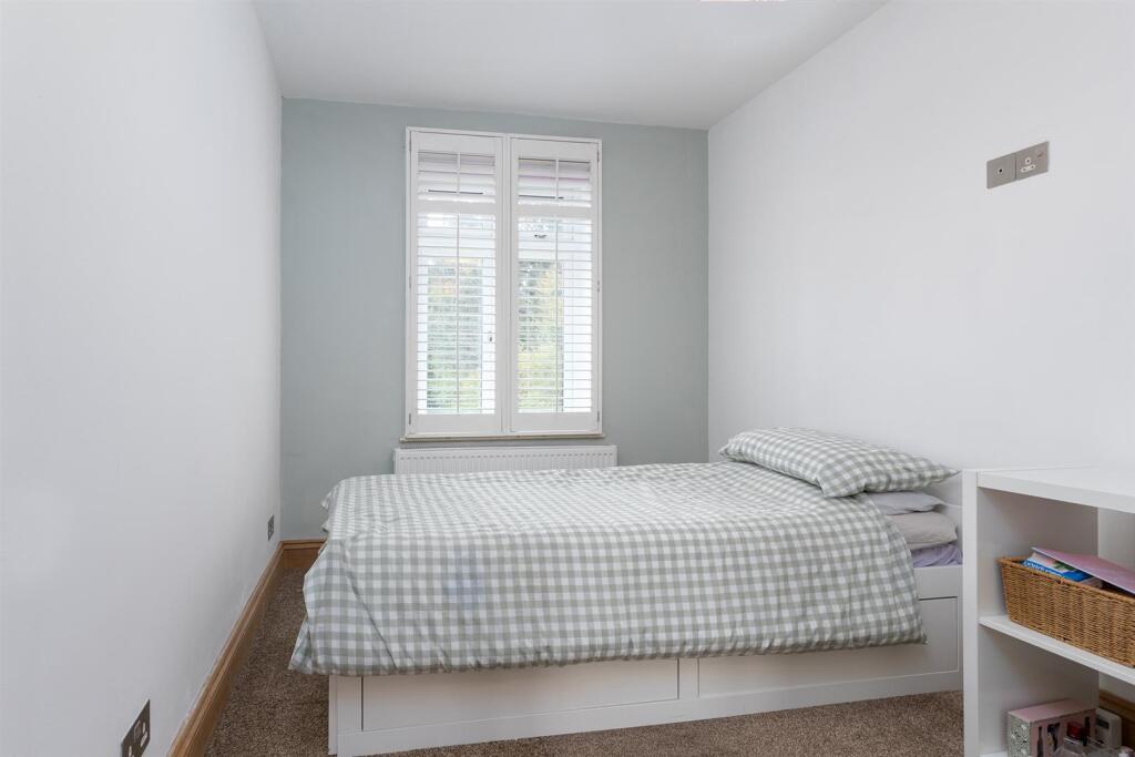 102 Ashlawn Road, Rugby (53).jpg