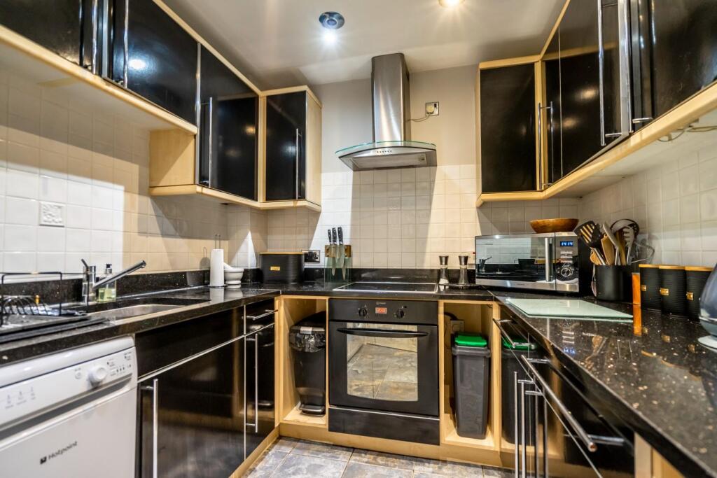 oak tree court-5.jpg