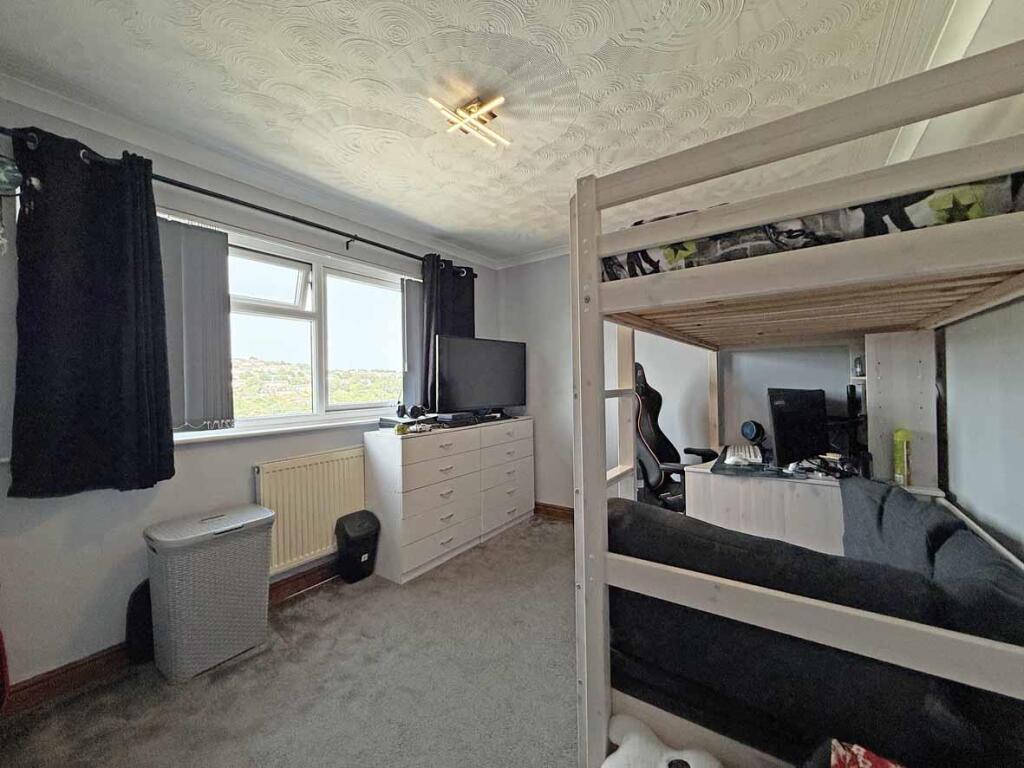 Humber Close 33 - Bed 2.jpg