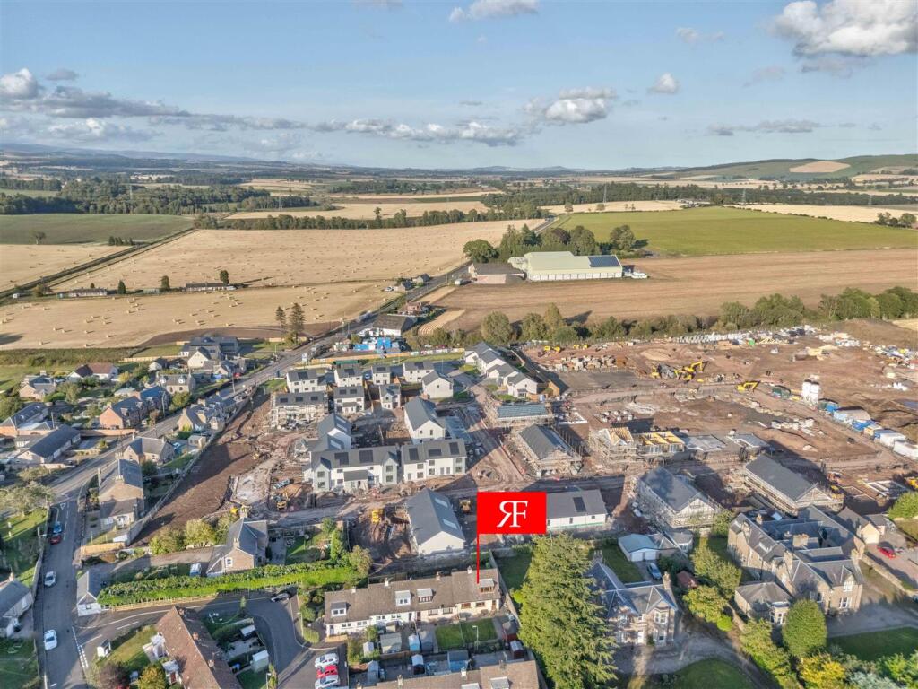 4 Kinloch Place Meigle-23.JPG