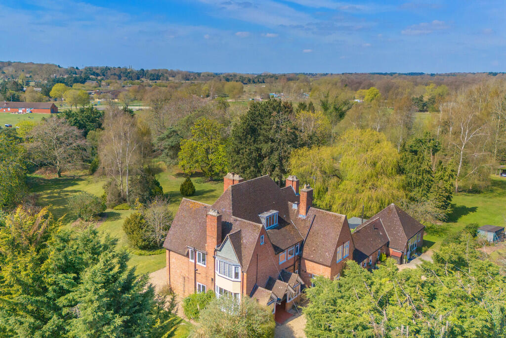 Abbots Court aeri...