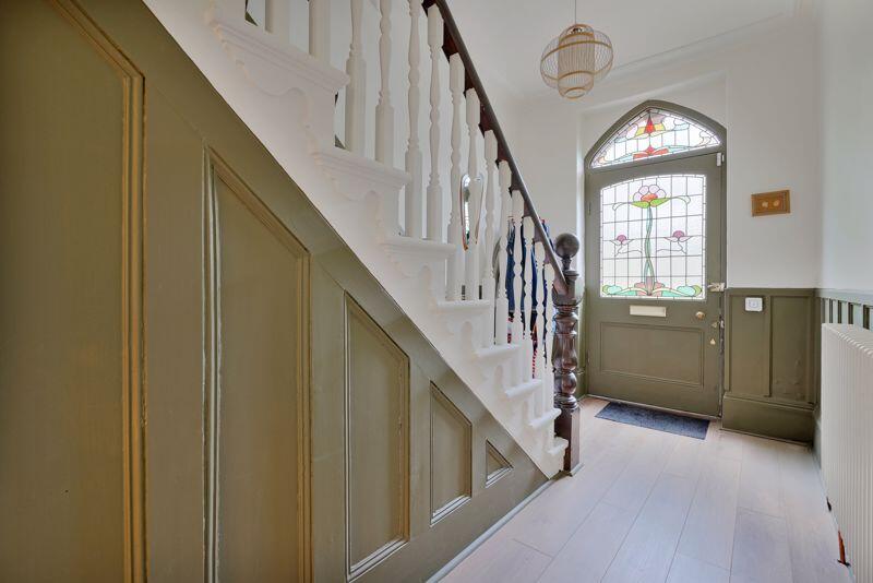 Front Door &amp; Hallway 