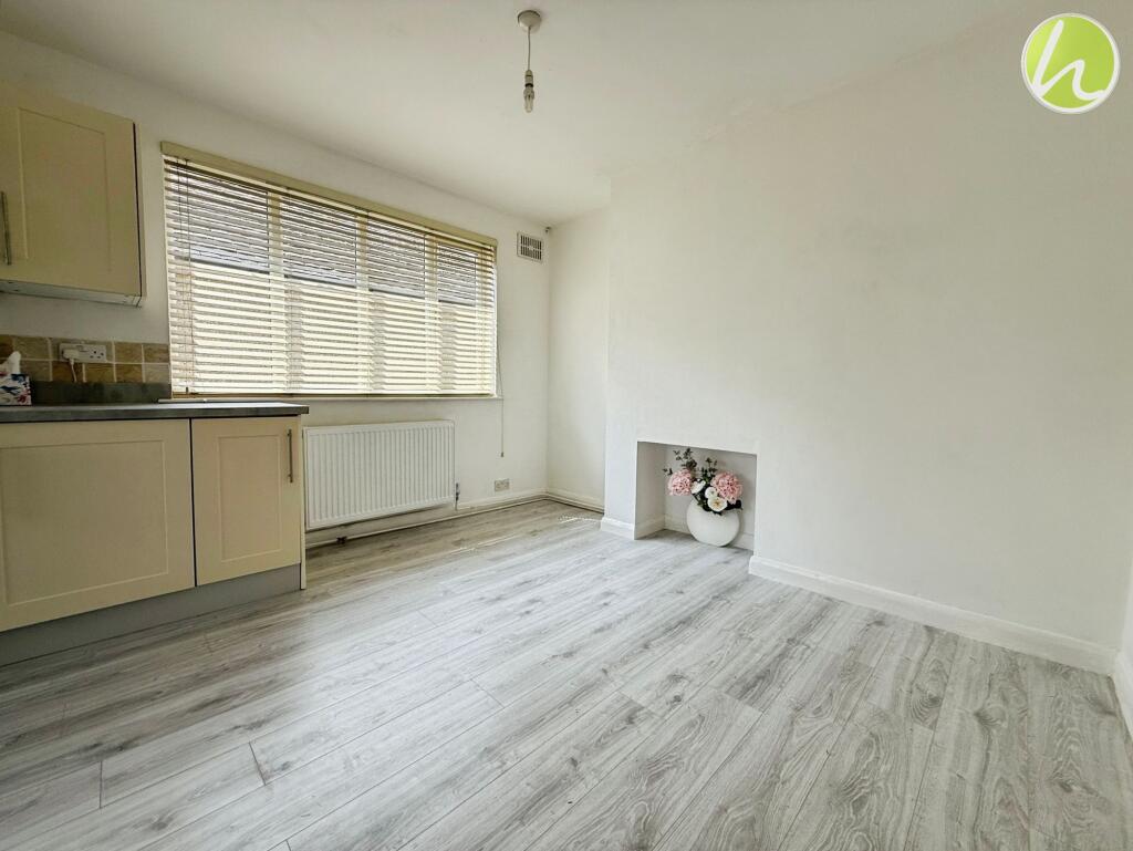 Kitchen/ Dining Room
