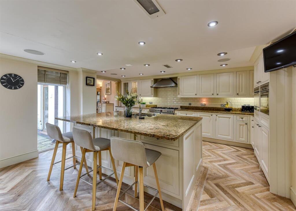 The Old Coach House-kitchen2.jpg