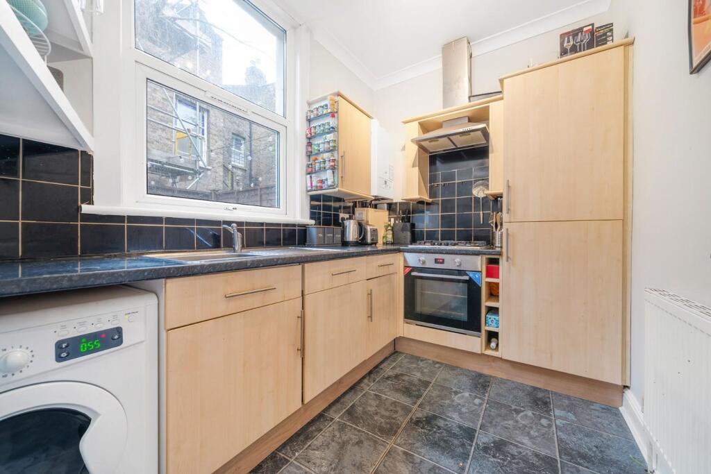 Kitchen (2).jpg