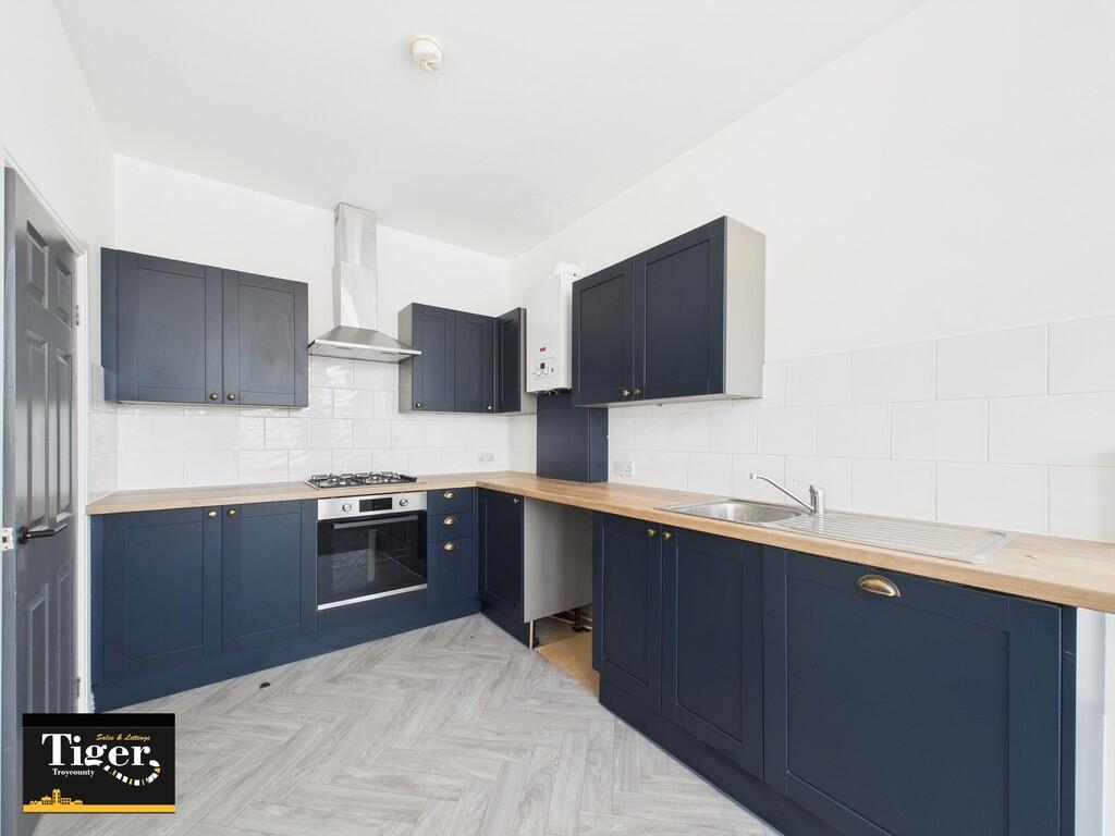 CAM02176G0-PR0498...