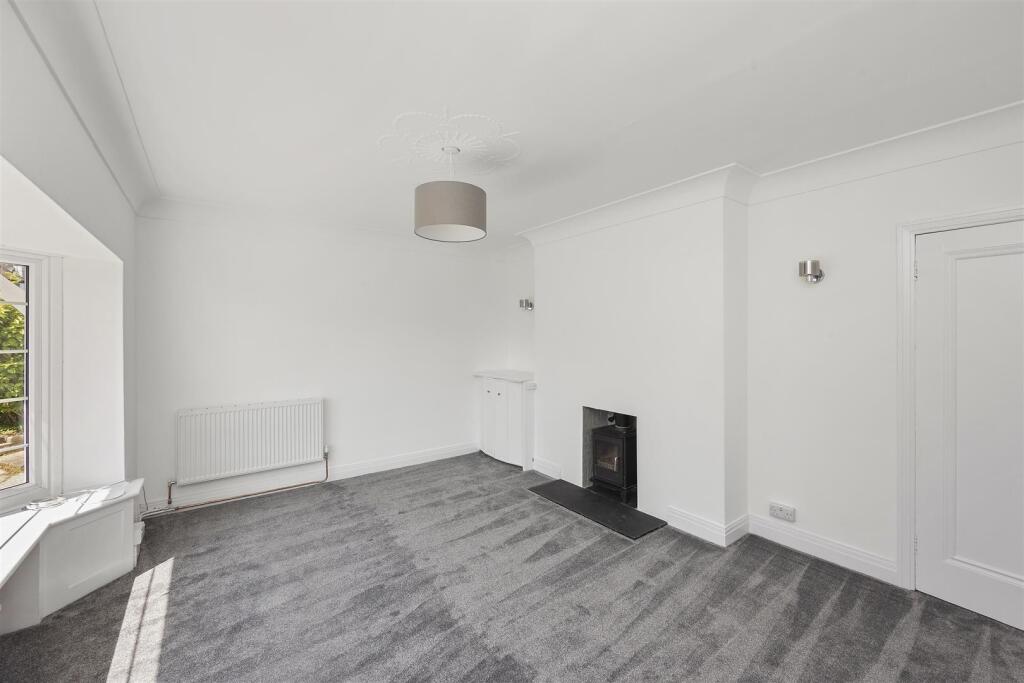 14 WOODLAND DRIVE (18).JPG