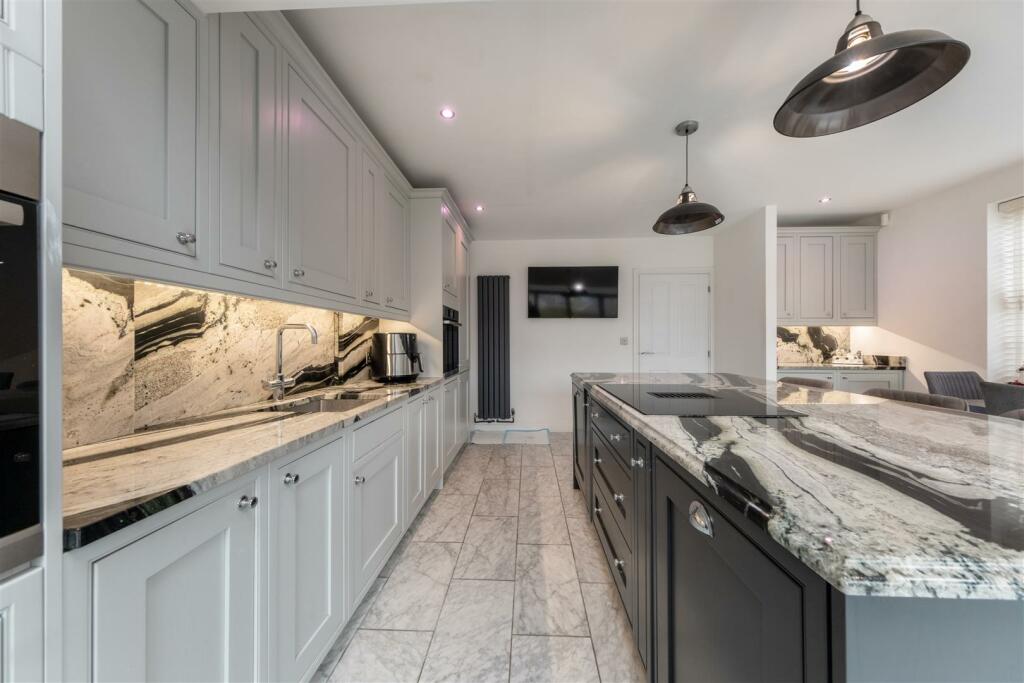27 Hazelhurst Way-003.jpg