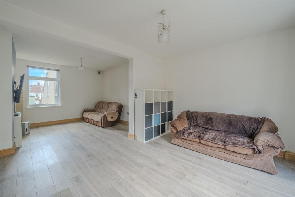 26 Sunnybank Rd-17.jpg