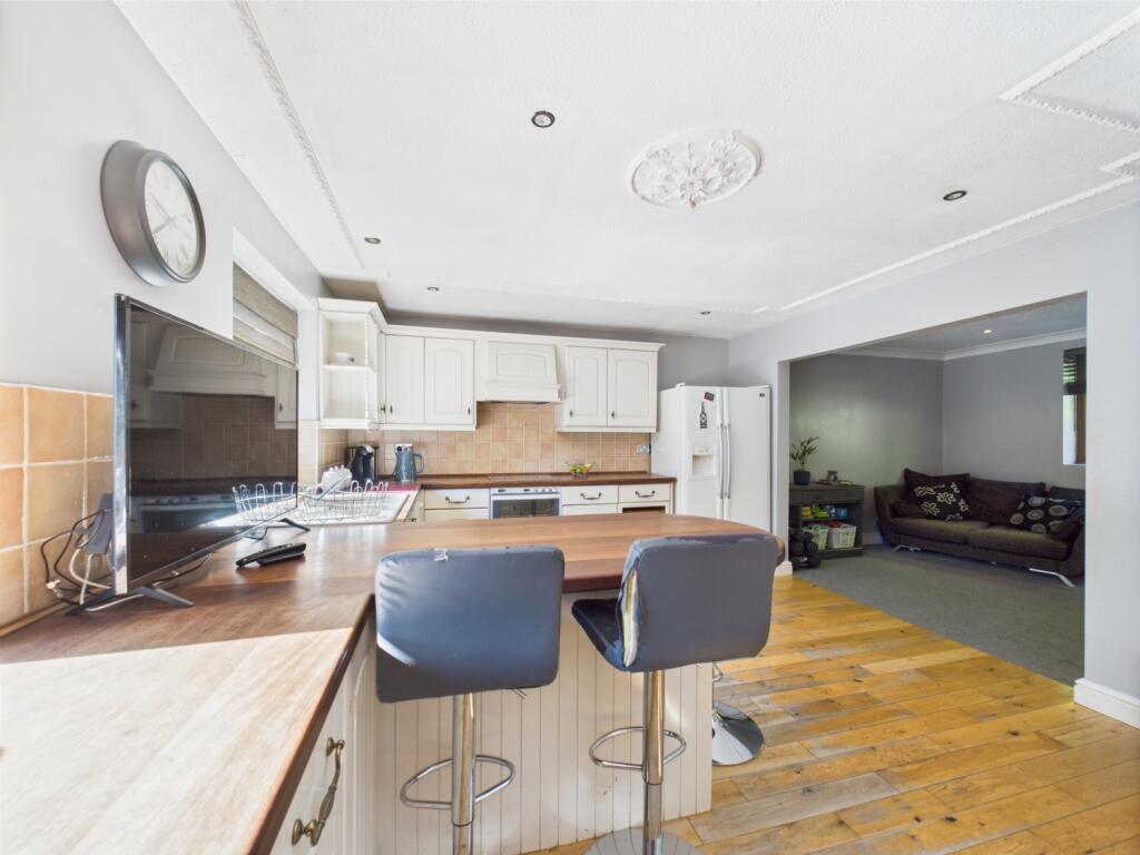 Open Plan Kitchen Diner Family Room