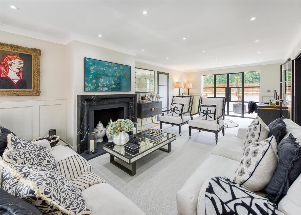 34 Post Office Road-lounge3.jpg