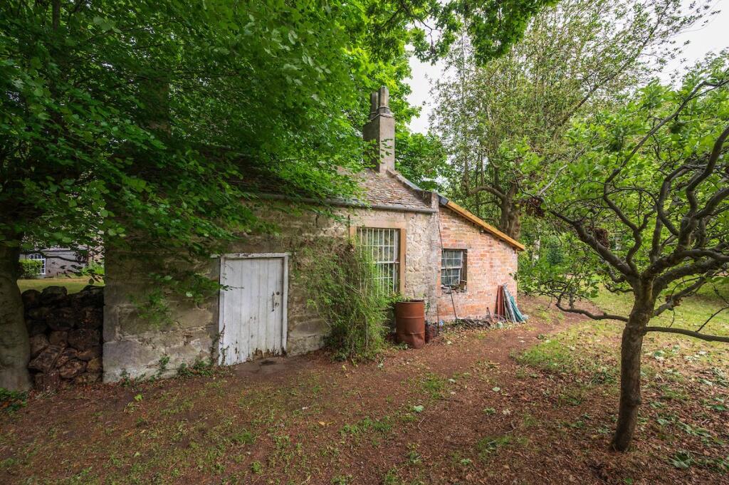 Gardeners Outhouse