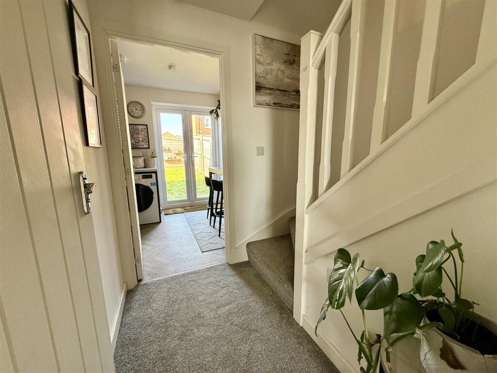 REAR HALLWAY