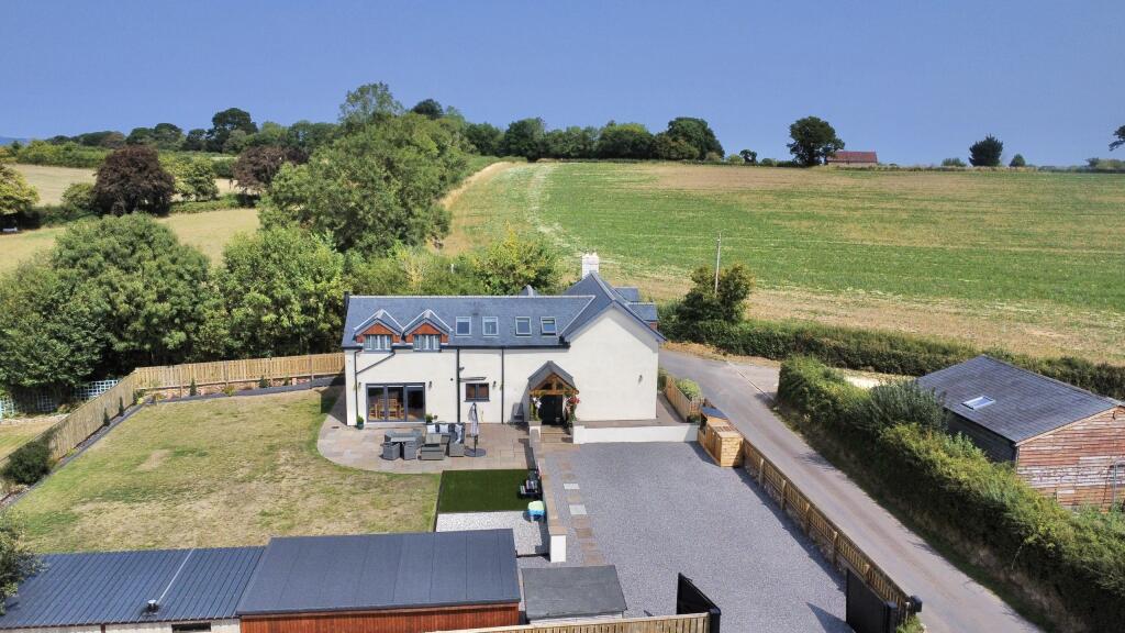 dji_fly_20250815_140004_346_1755263236593_photo_op