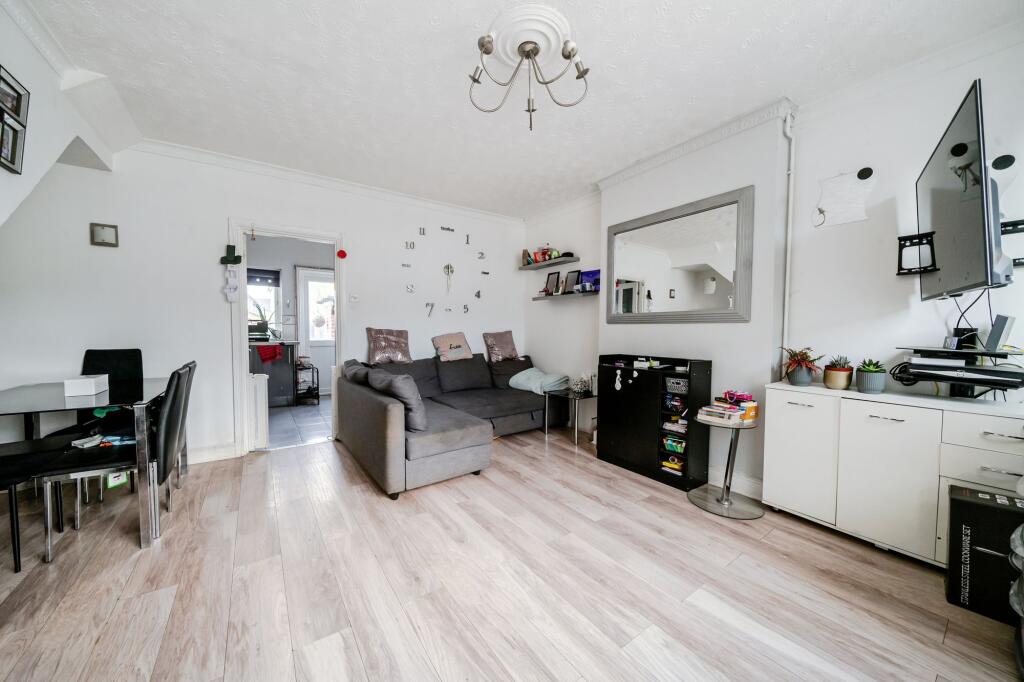 Living room/ Dining Room