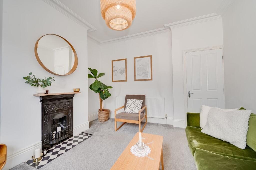 LIVING ROOM, DINER AND KITCHEN