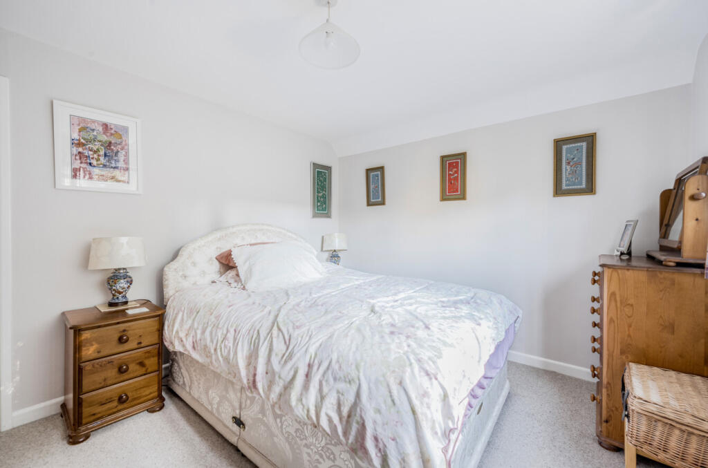 1360900-4-68daab0...