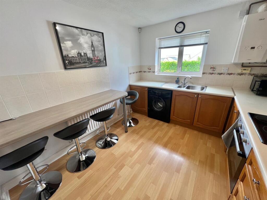 Bramleys Estate Agents - Badget Hill - Rastrick (1