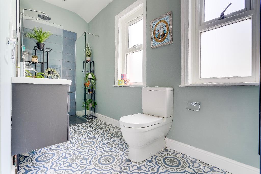 Beautiful ensuite to Bedroom 1