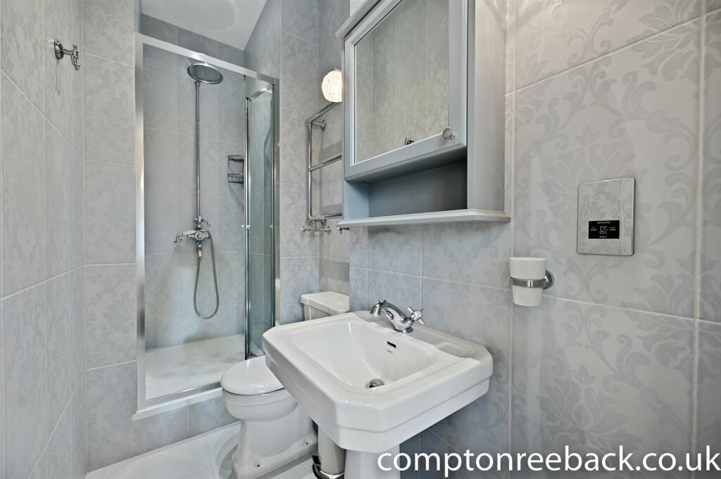 En-suite Shower
