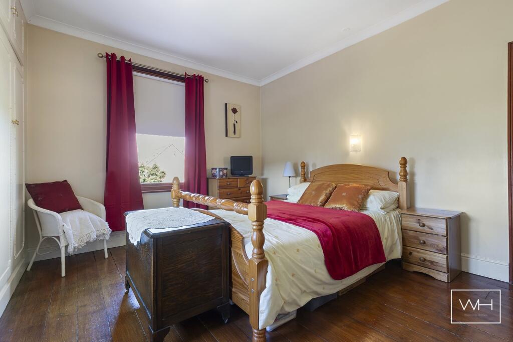 2 Finkle Street, Ben