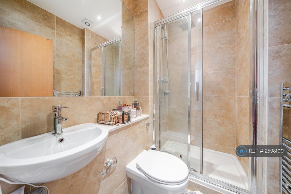 En Suite Bathroom