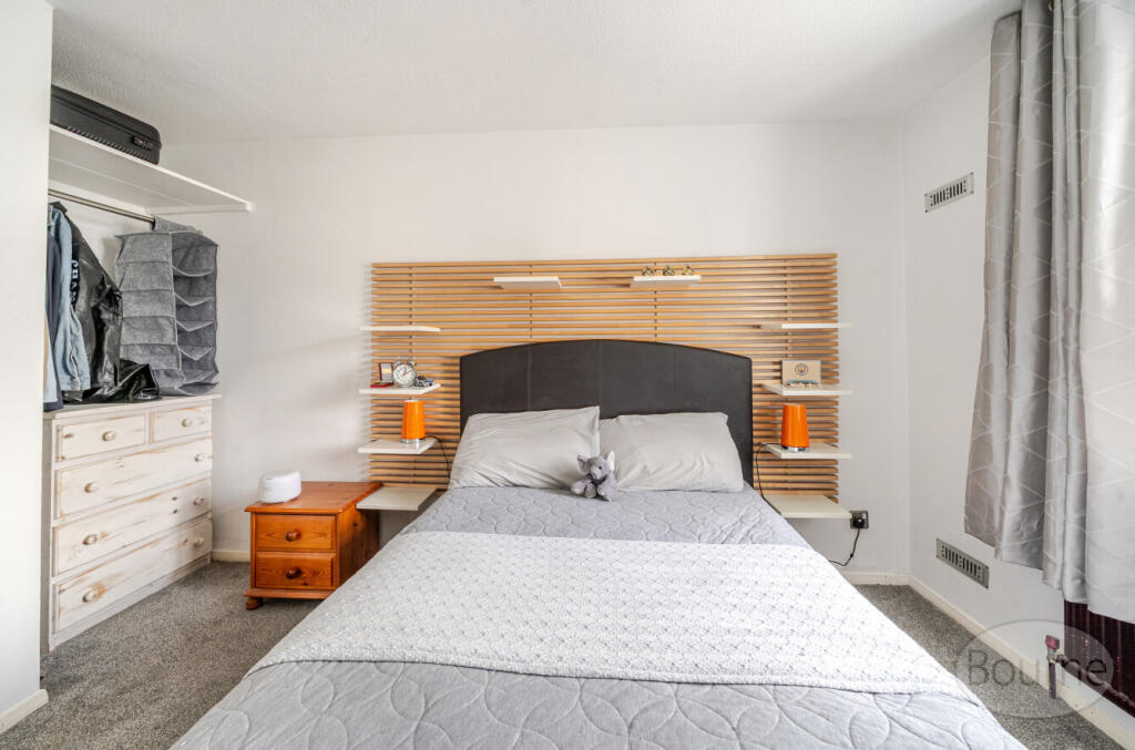 676e0b58-94cd-466...