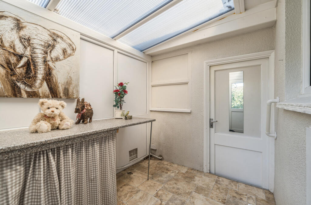 1356439-8-68d666b...