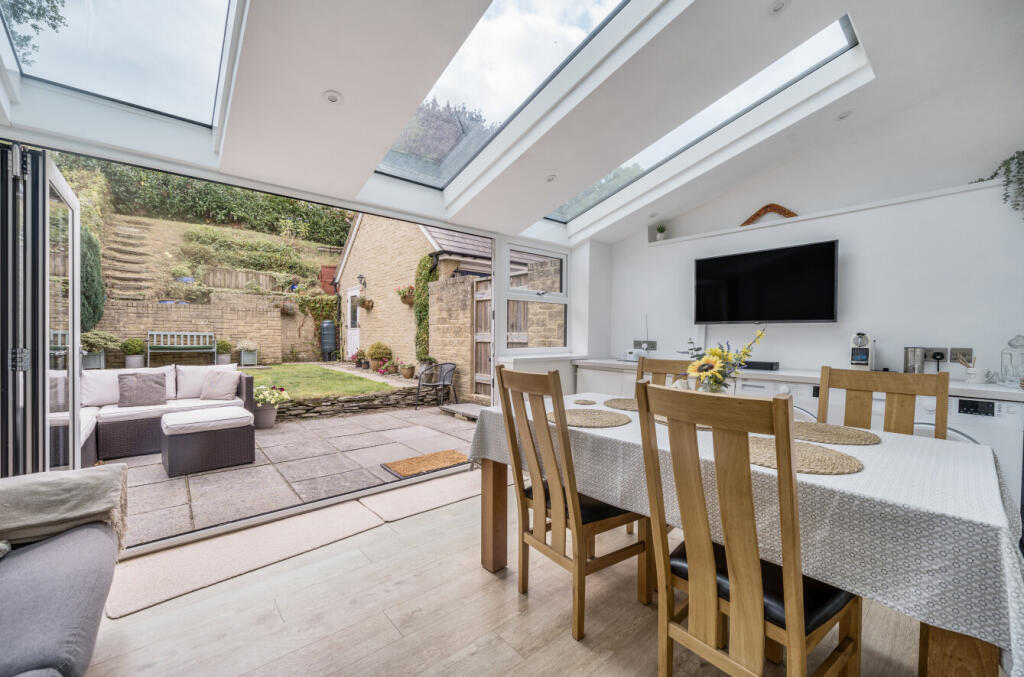 1343038-4-68a5cd8...