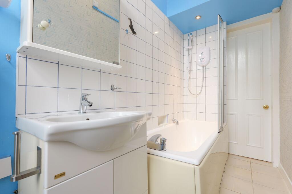 Bathroom sink and tub